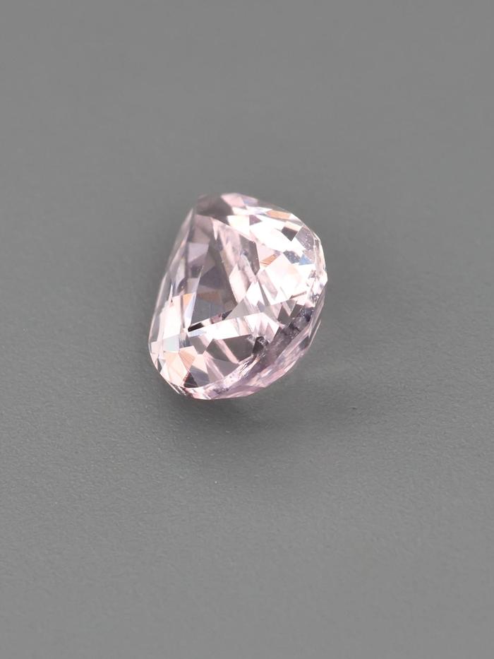 Nangi fine jewelry - pink gemstone in gold