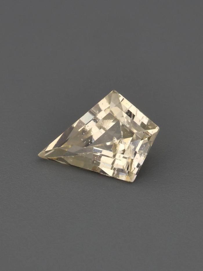Nangi fine jewelry - champagne gemstone in gold