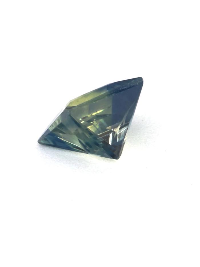 Nangi fine jewelry - teal / Peacock gemstone in gold