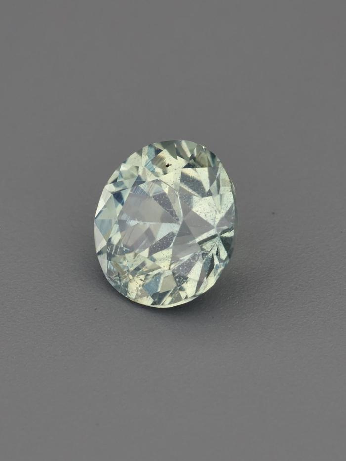 Nangi fine jewelry - green sapphire gemstone in gold