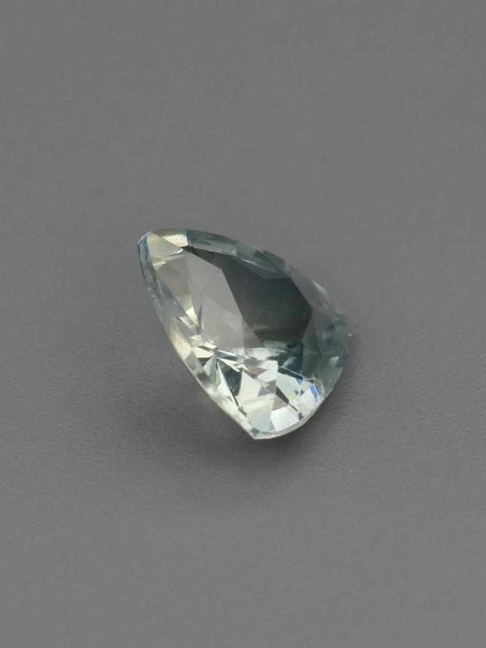Nangi fine jewelry - blue gemstone in gold