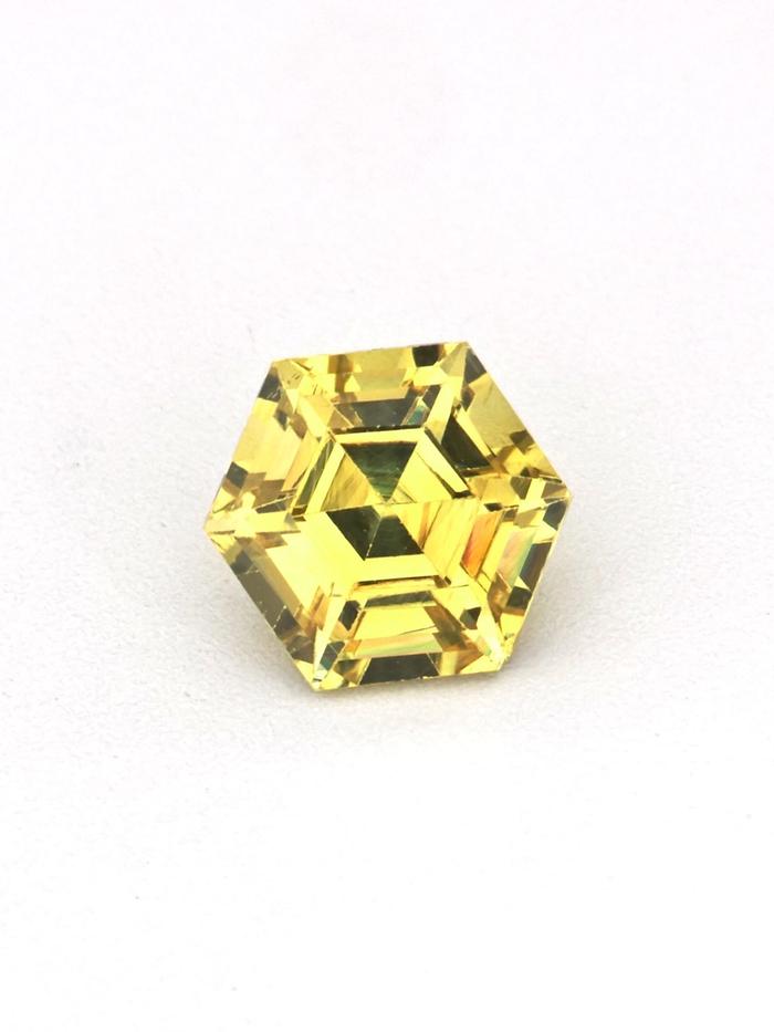 Nangi fine jewelry - yellow gemstone in gold