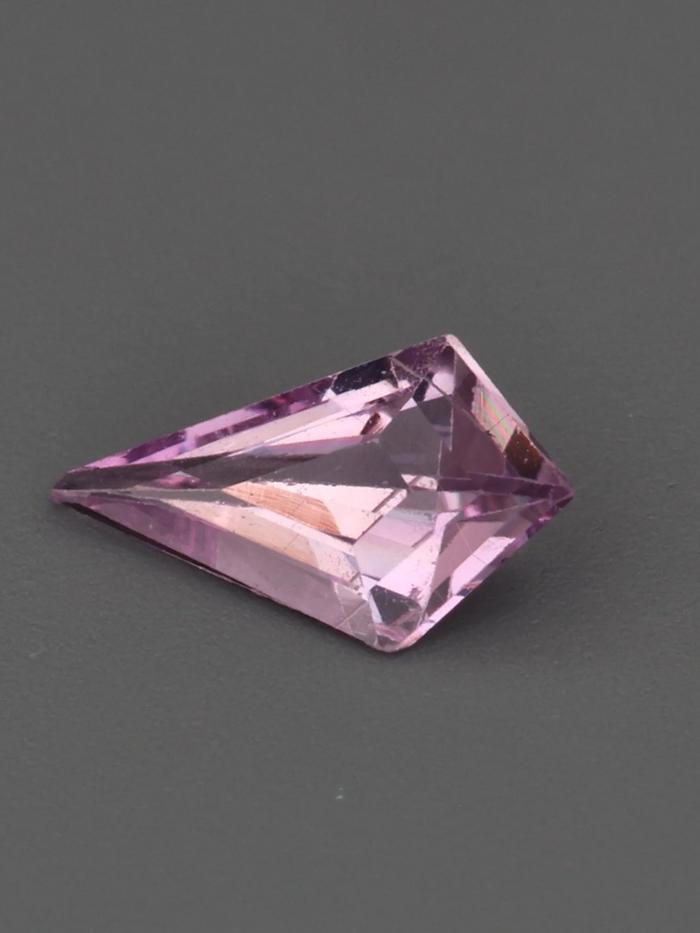 Nangi fine jewelry - pink gemstone in gold