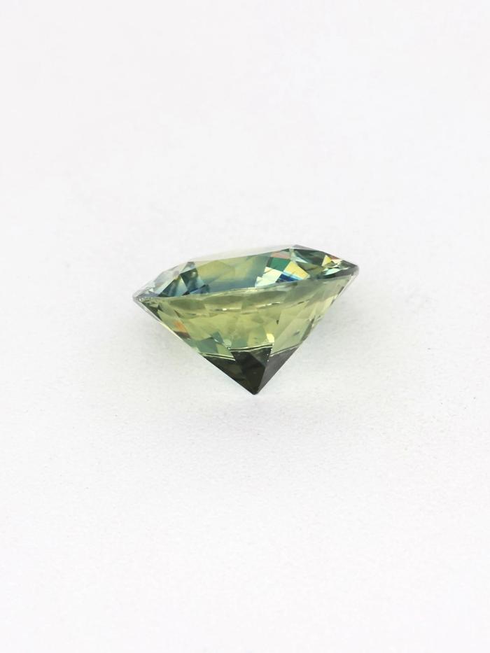 Nangi fine jewelry - green sapphire gemstone in gold