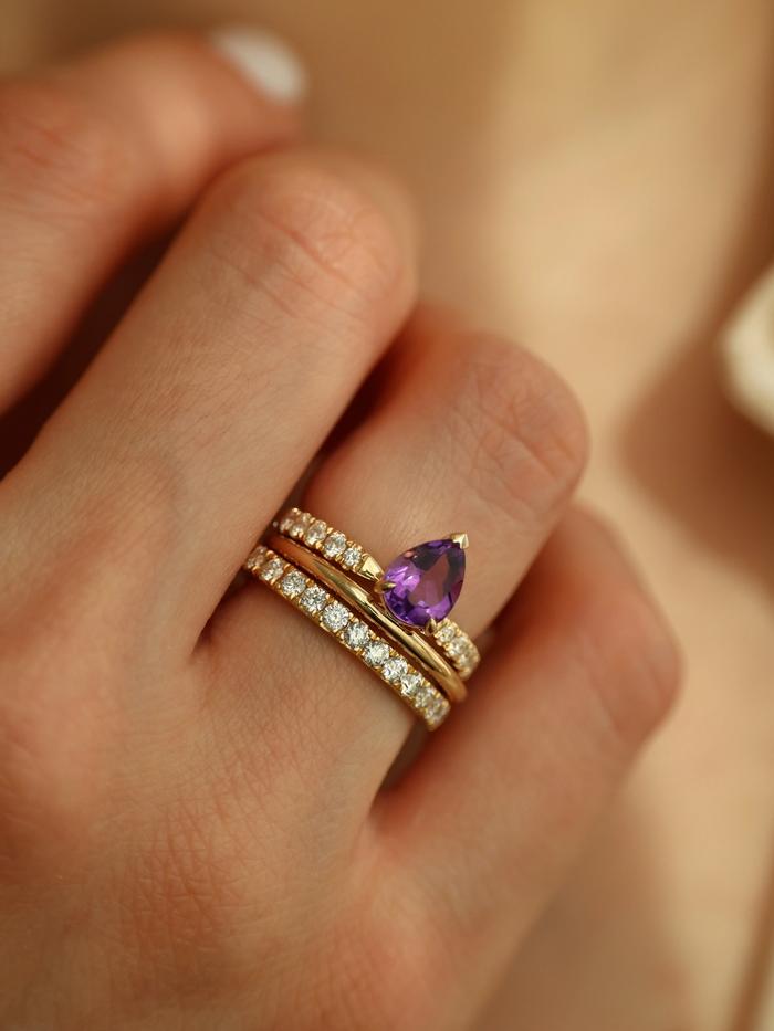 Nangi fine jewelry - purple amethyst ring in yellow gold