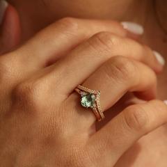 Nangi fine jewelry - teal / Peacock sapphire ring in yellow gold