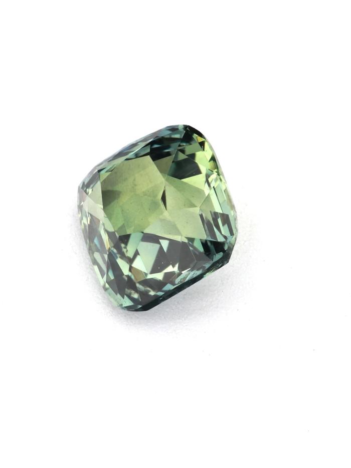 Nangi fine jewelry - green gemstone in gold