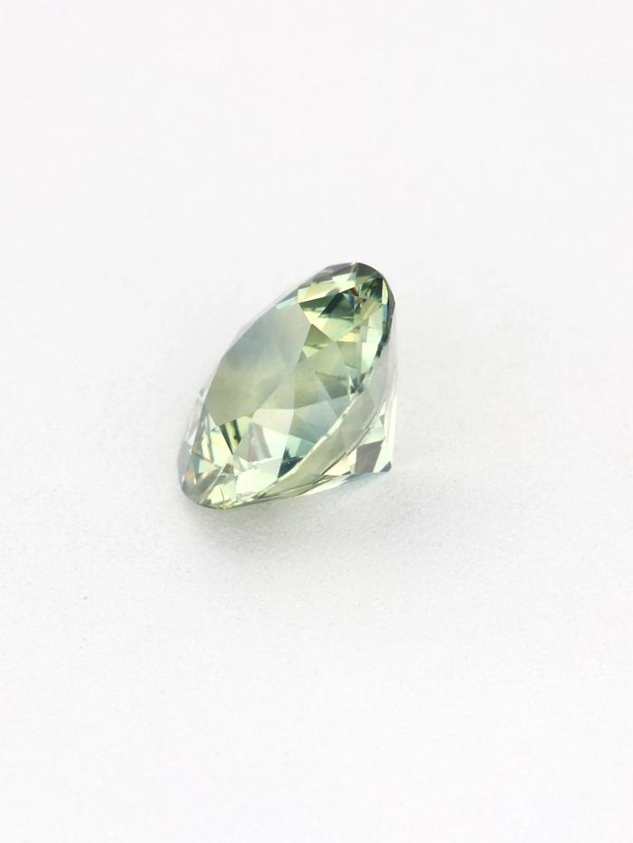 Nangi fine jewelry - green sapphire gemstone in gold