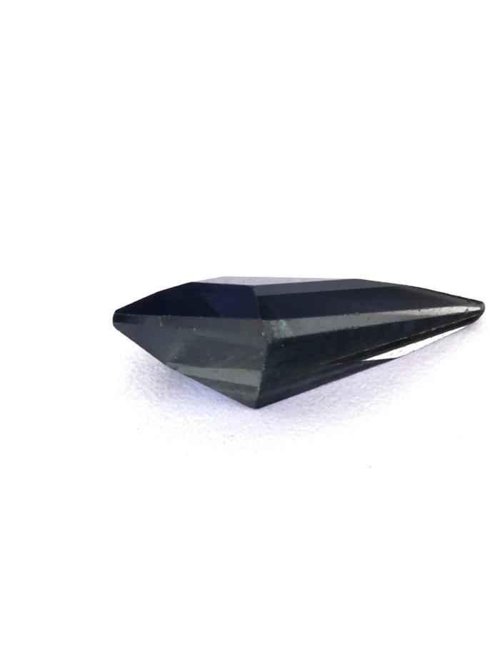 Nangi fine jewelry - blue gemstone in gold