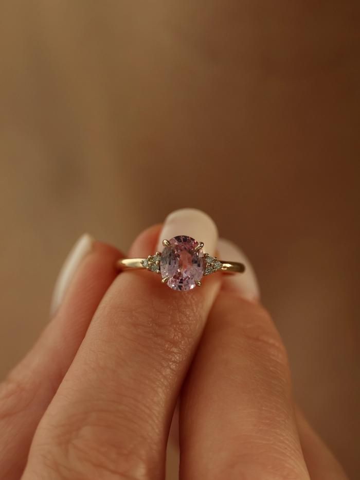 Nangi fine jewelry - pink ring in yellow gold