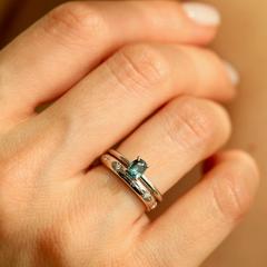 Nangi fine jewelry - blue sapphire ring in white gold