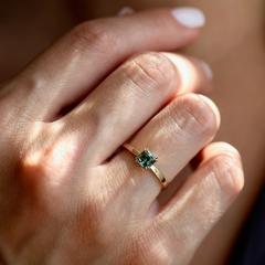 Nangi fine jewelry - teal / Peacock ring in yellow gold
