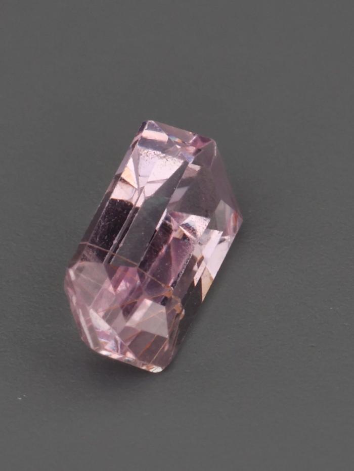 Nangi fine jewelry - pink gemstone in gold
