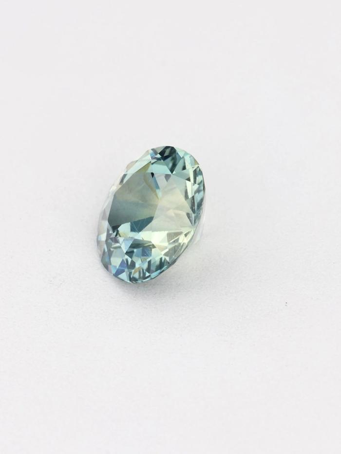Nangi fine jewelry - green gemstone in gold