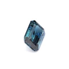 Nangi fine jewelry - blue sapphire gemstone in gold