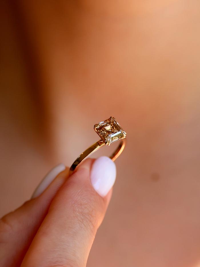 Nangi fine jewelry - ring in yellow gold