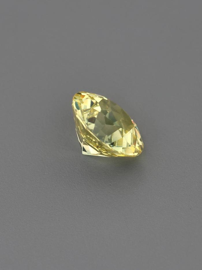 Nangi fine jewelry - yellow gemstone in gold