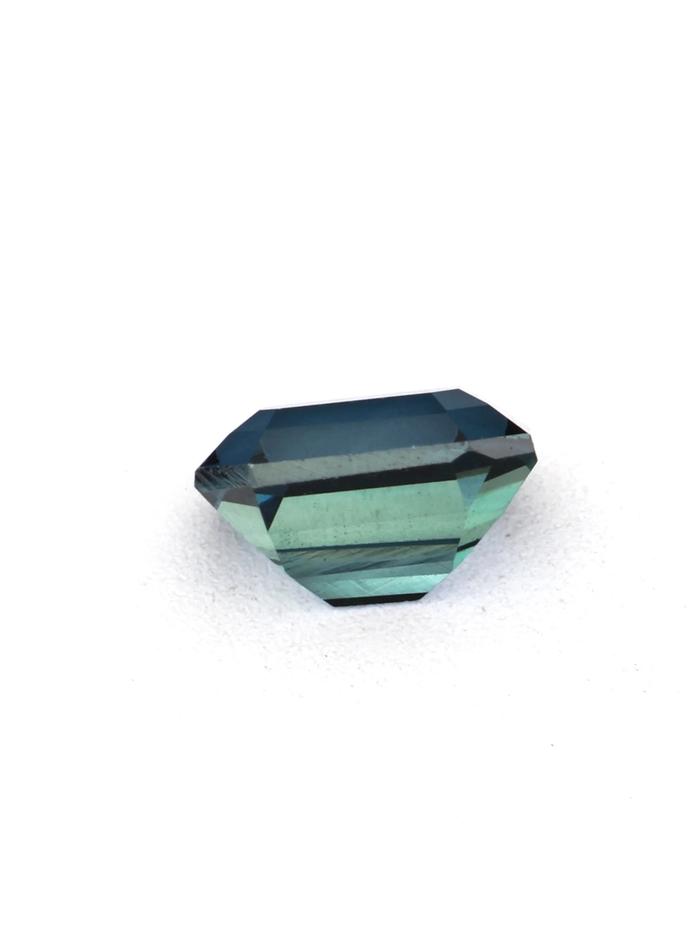 Nangi fine jewelry - blue sapphire gemstone in gold