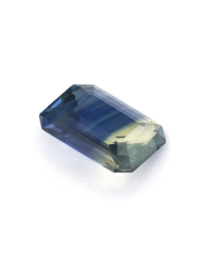 Nangi fine jewelry - blue gemstone in gold