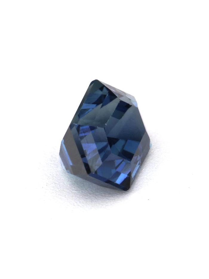 Nangi fine jewelry - blue gemstone in gold