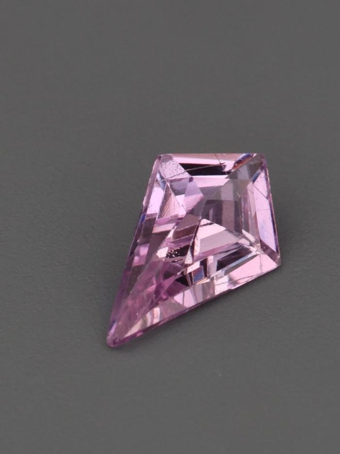 Nangi fine jewelry - pink gemstone in gold