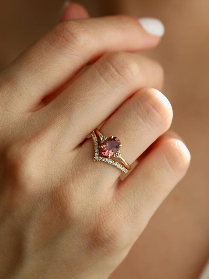 Nangi fine jewelry - pink ring in yellow gold