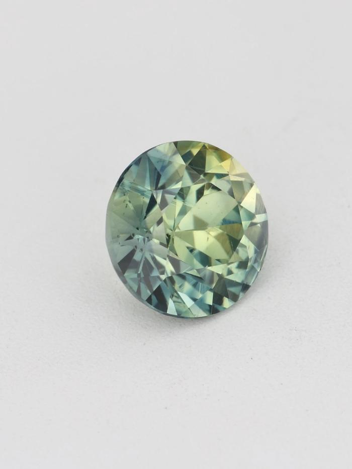 Nangi fine jewelry - green gemstone in gold