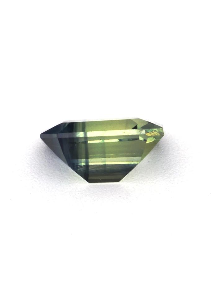 Nangi fine jewelry - green gemstone in gold