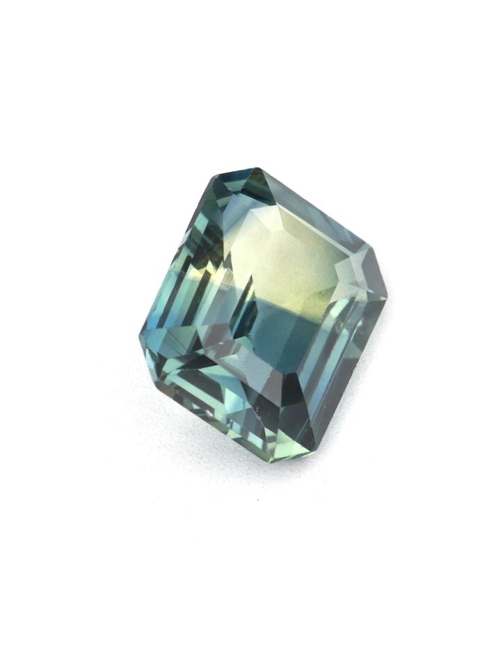 Nangi fine jewelry - teal / Peacock sapphire gemstone in gold