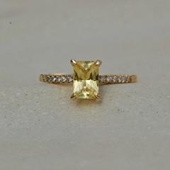 Nangi fine jewelry - yellow sapphire ring in yellow gold