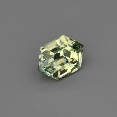 Nangi fine jewelry - green sapphire gemstone in gold