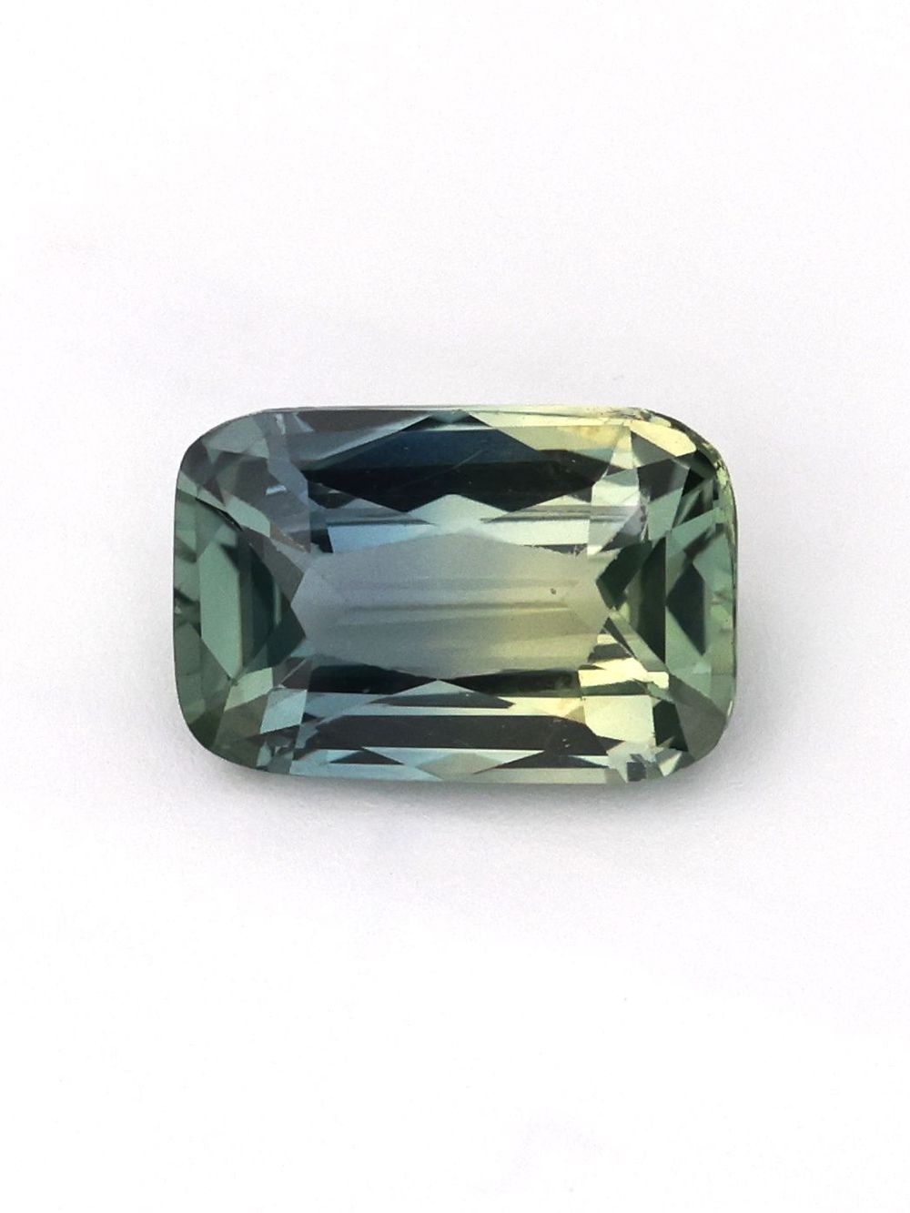 1.06 ct Bicolored, Rectangular Sapphire