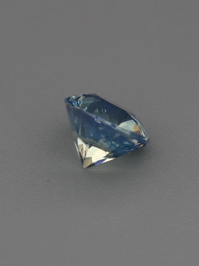 Nangi fine jewelry - green sapphire gemstone in gold