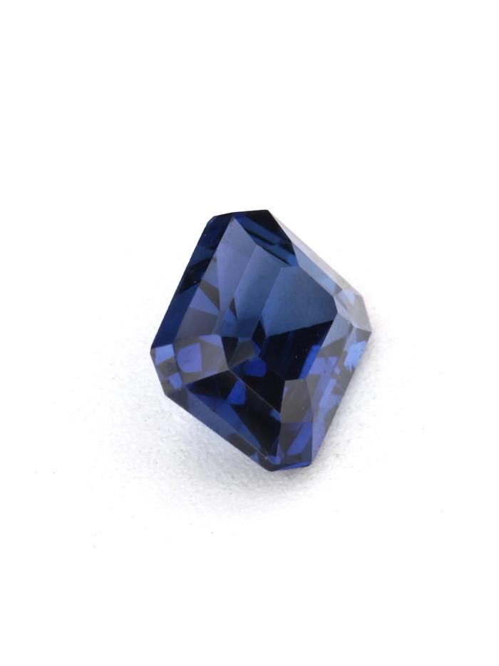 Nangi fine jewelry - blue gemstone in gold