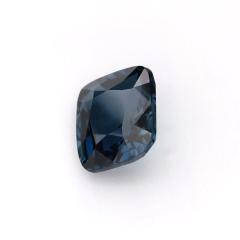 Nangi fine jewelry - blue sapphire gemstone in gold