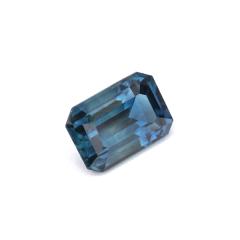 Nangi fine jewelry - blue sapphire gemstone in gold