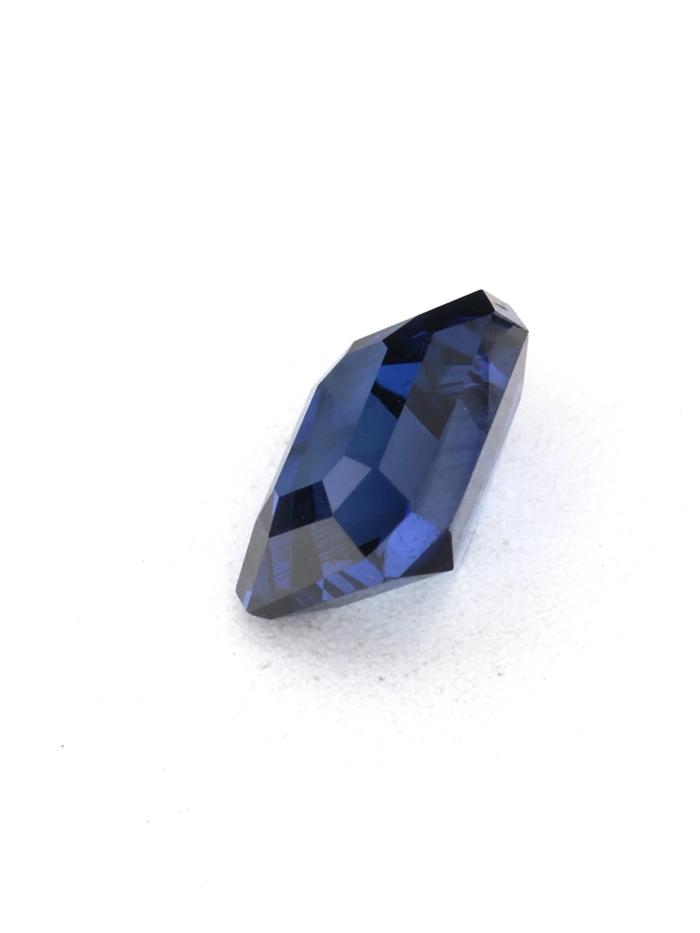 Nangi fine jewelry - blue gemstone in gold