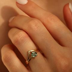 Nangi fine jewelry - green ring in yellow gold