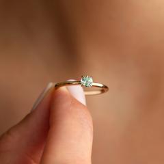 Nangi fine jewelry - green ring in gold