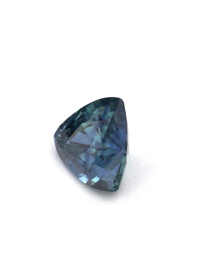 Nangi fine jewelry - blue gemstone in gold