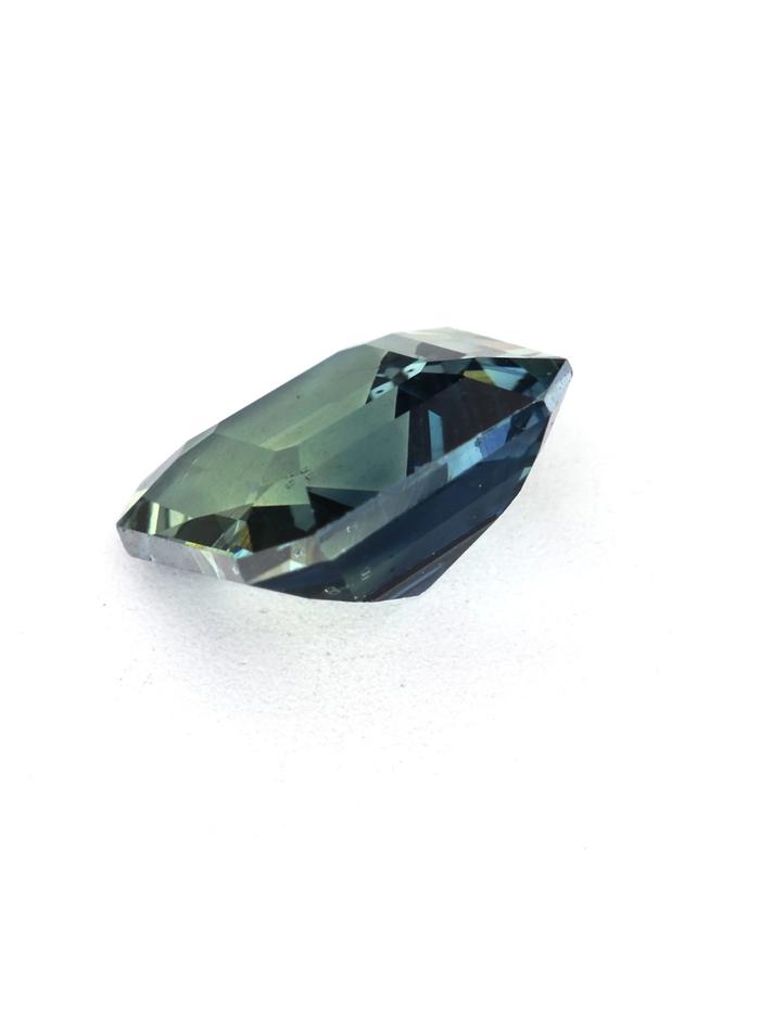 Nangi fine jewelry - teal / Peacock gemstone in gold