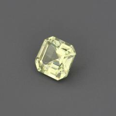 Nangi fine jewelry - green gemstone in gold