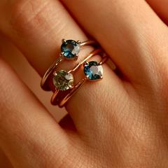 Nangi fine jewelry - blue sapphire ring in white gold