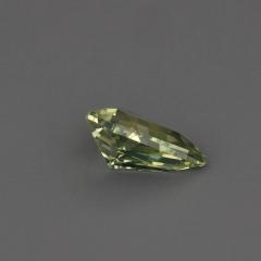 Nangi fine jewelry - green gemstone in gold