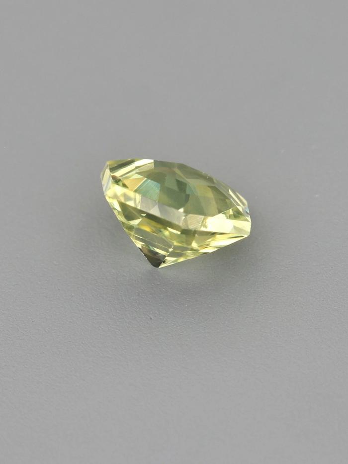 Nangi fine jewelry - yellow gemstone in gold