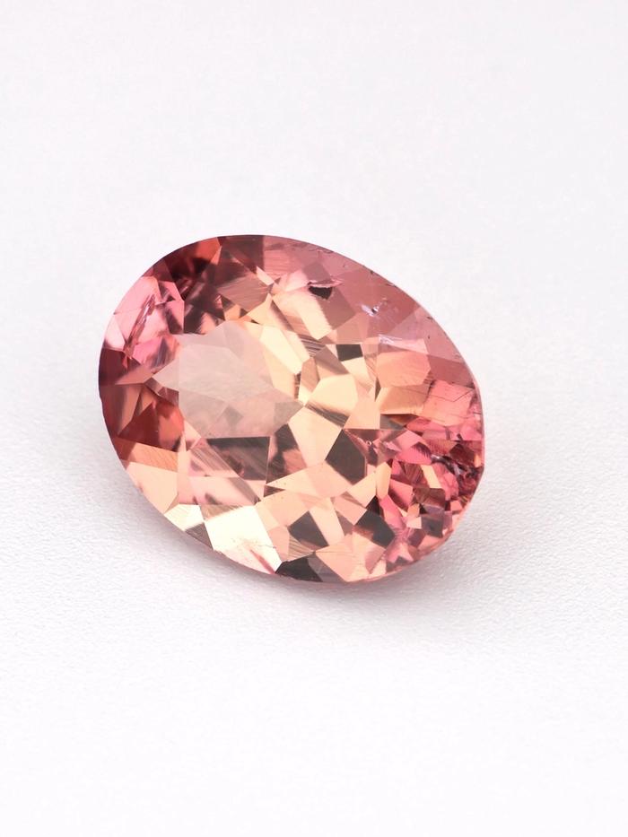Nangi fine jewelry - pink gemstone in gold