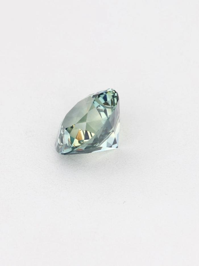 Nangi fine jewelry - green gemstone in gold