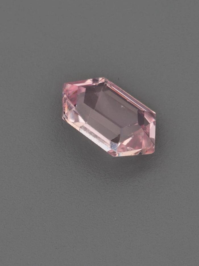 Nangi fine jewelry - pink gemstone in gold