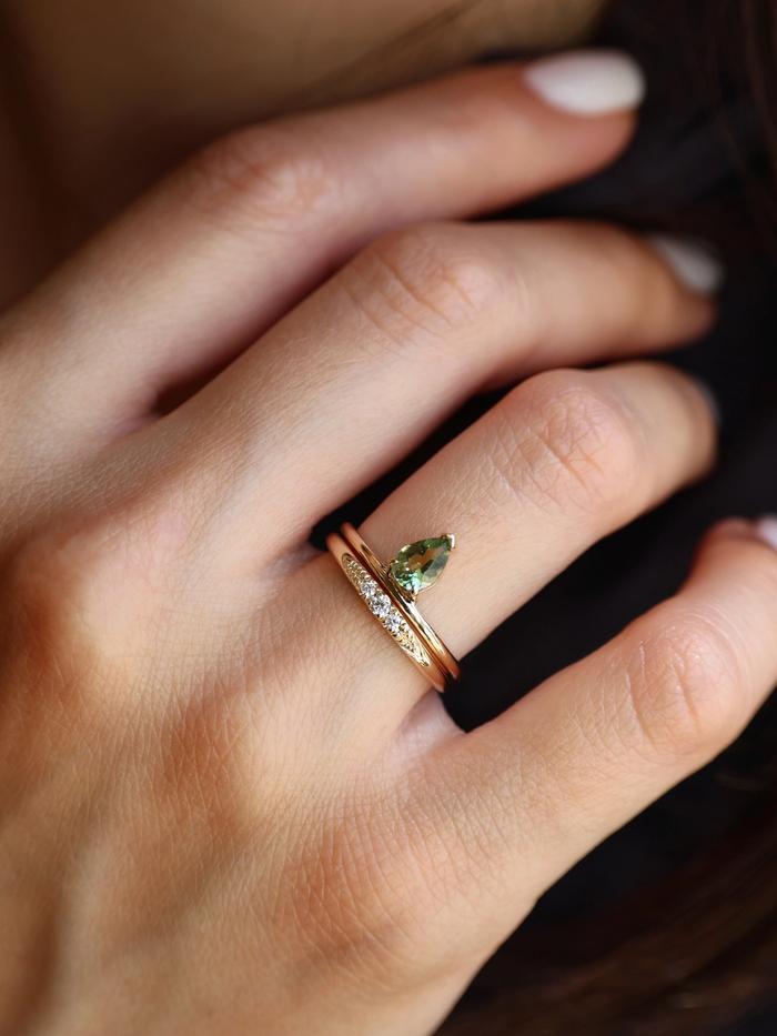 Nangi fine jewelry - green tourmaline ring in yellow gold