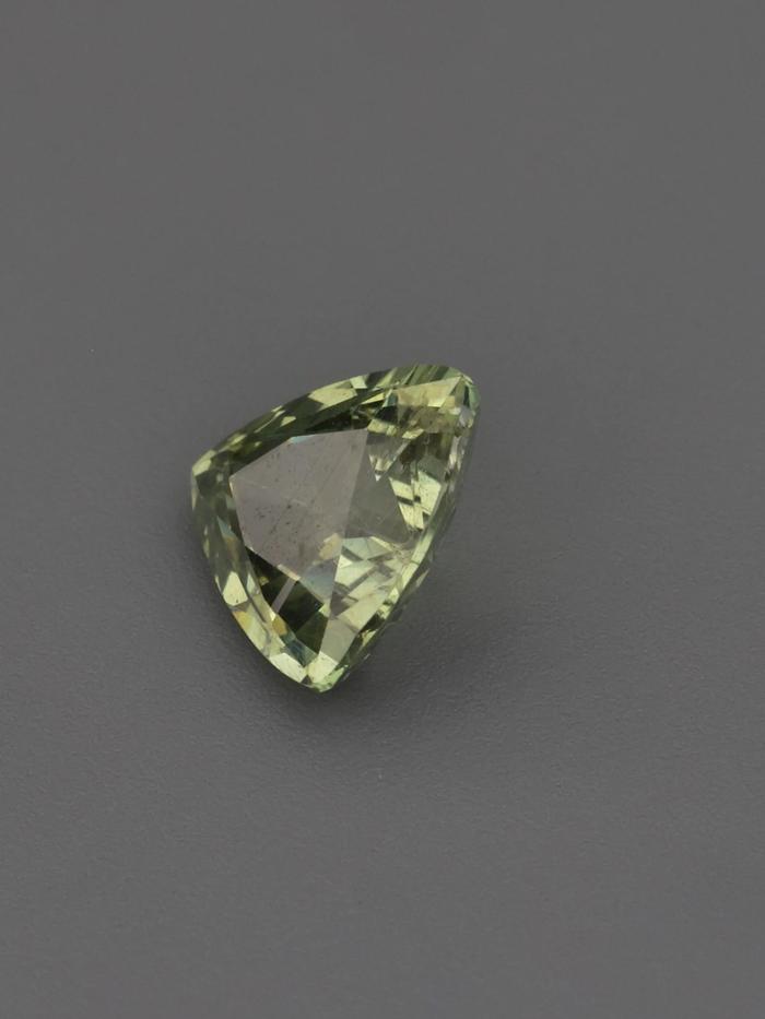 Nangi fine jewelry - green gemstone in gold